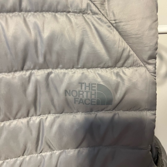 The North Face Light Gray 700 Full Vest - Picture 5 of 15